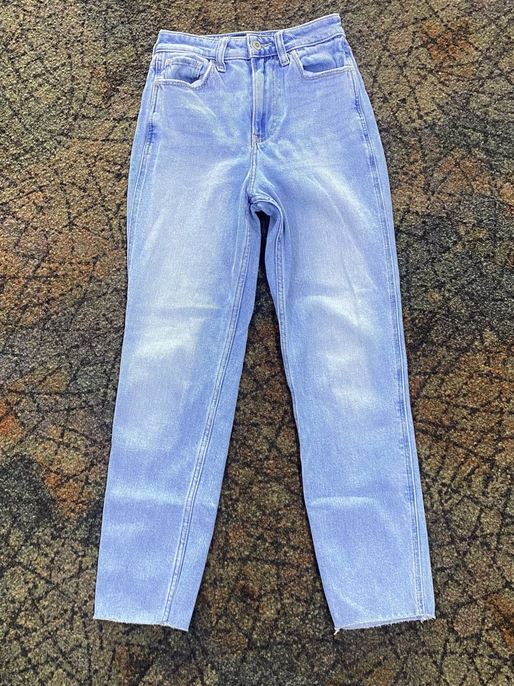 Hollister Ultra High-Rise Mom Jeans Light Wash W24 L27 Size 0R